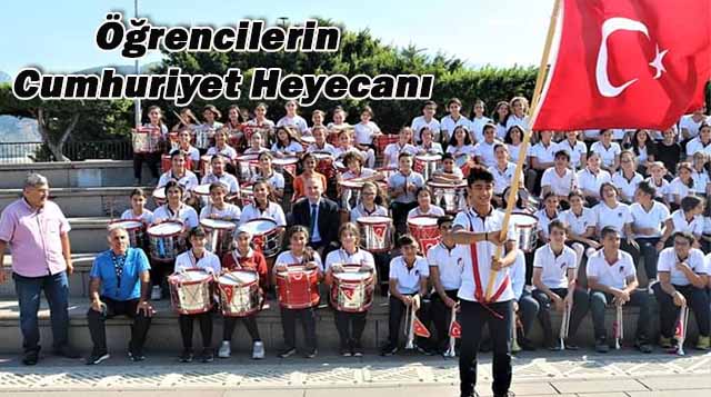 Öğrencilerin Cumhuriyet Heyecanı