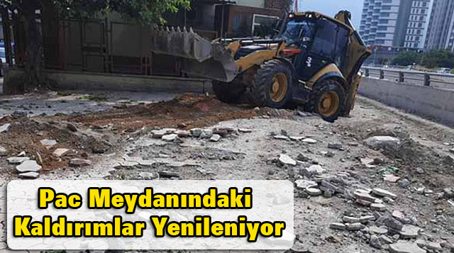 Pac Meydanındaki Kaldırımlar Yenileniyor